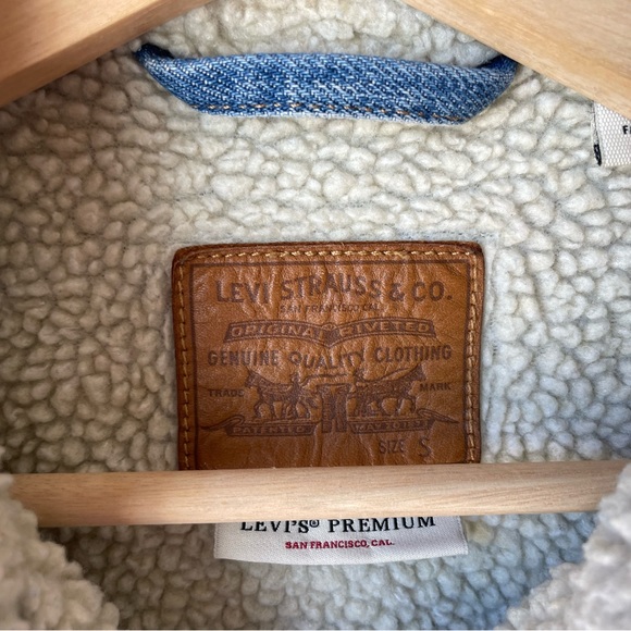 Levi’s Denim Sherpa Trucker Jacket Size: Small - Picture 4 of 9